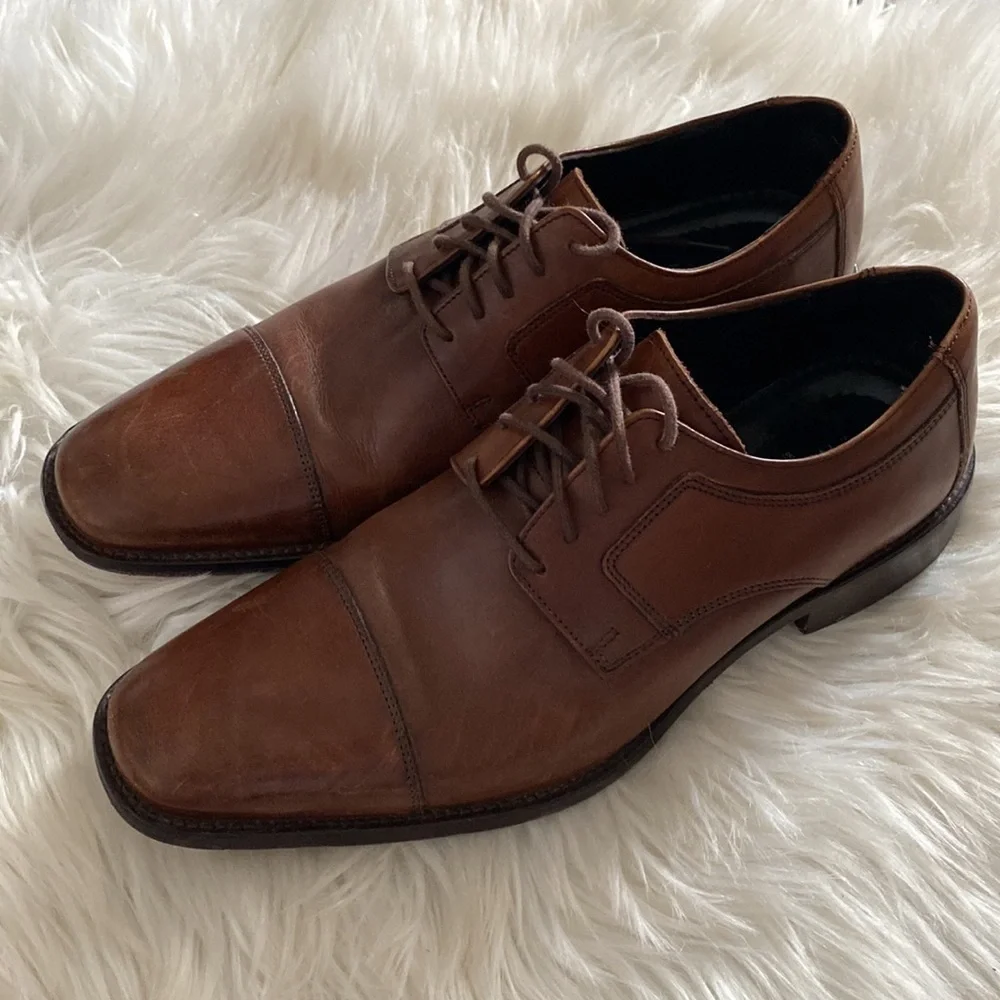 Johnston & Murphy brown leather Oxford shoes